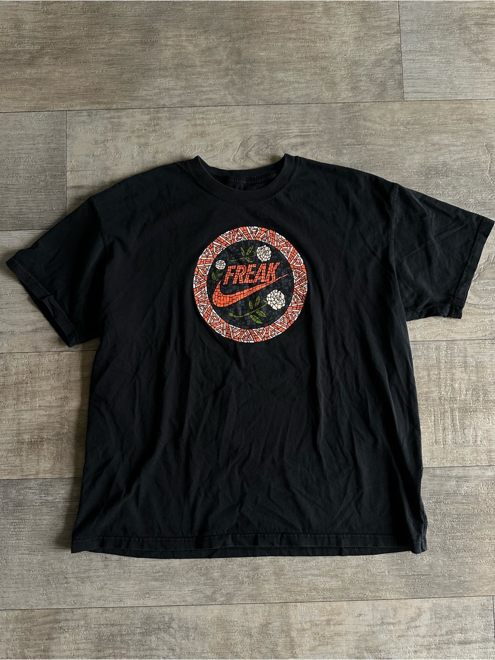 Nike Giannis Freak Graphic Tee Men's XL Black Mosaic Rose Logo